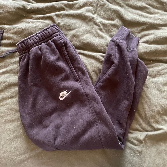 Black Nike joggers - Picture 1 of 3